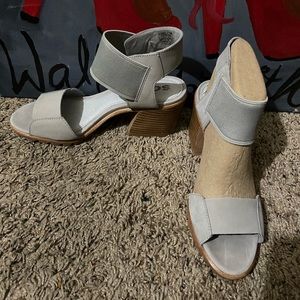 Sorel Women’s Size 7 Shoes